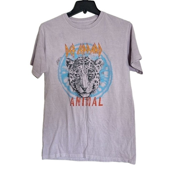 Def Leppard Light Purple Graphic Animal Rock Music Band Tee T-Shirt Size M - Picture 2 of 5